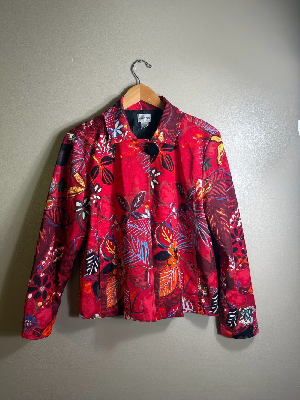 Chico's Size 1/Medium Red Floral Print Jacket Blazer Button Front Artsy Career
